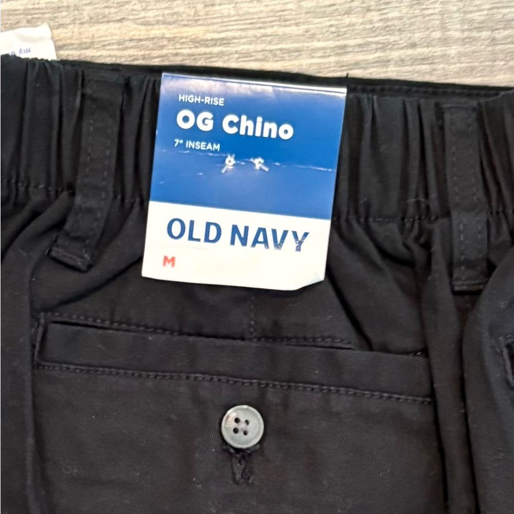 Old Navy Black Chino Shorts . Women size M.
NWT - Picture 5 of 7